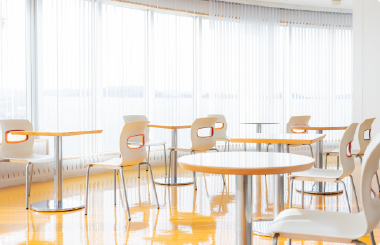 明るく開放的な空間